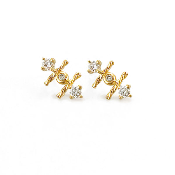 18k Gold Diamond Twist Mix Setting Stud Earrings combine prong and bezel set diamonds with Jewelyrie's signature touch of Pirouette Twist.